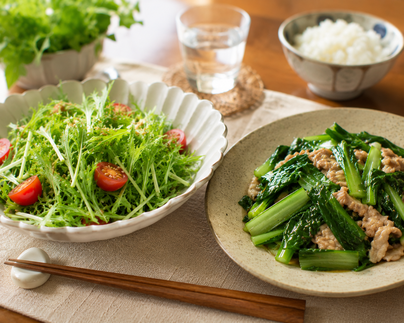 水菜と小松菜を使った料理のイメージ